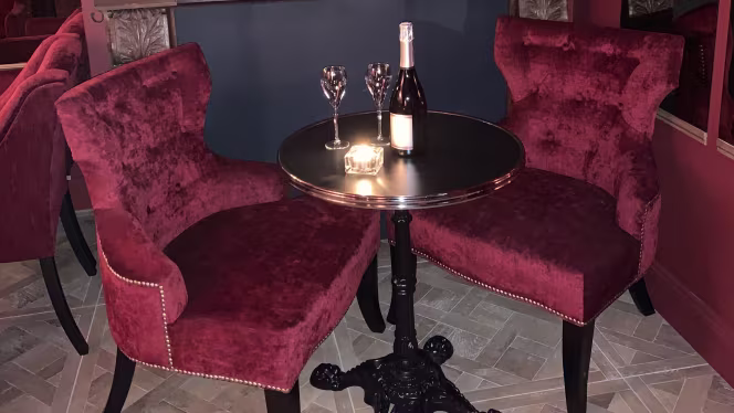 A la Ville de Petrograd - 2