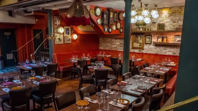 Colonel Saab Trafalgar Square - 5