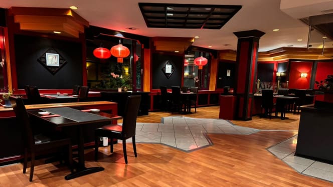 Phoenix Restaurant - 4