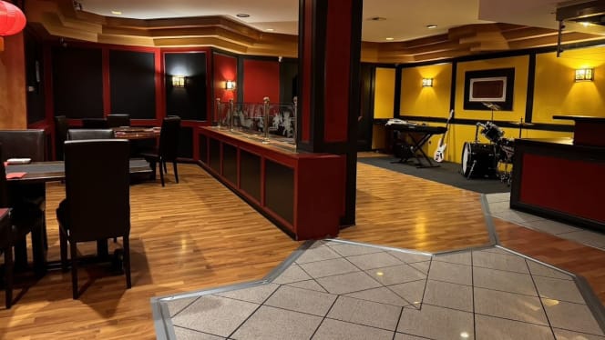 Phoenix Restaurant - 0