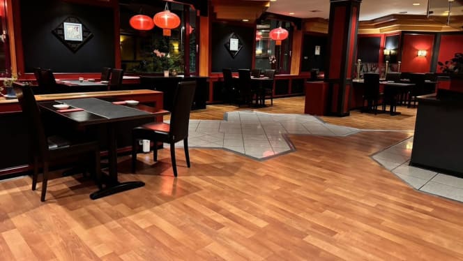 Phoenix Restaurant - 9