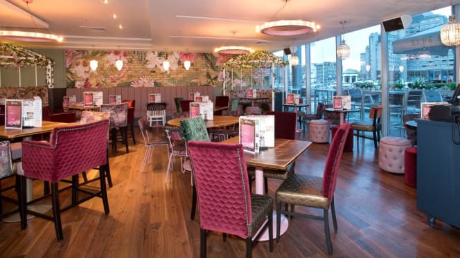 Slug and Lettuce Tower Bridge - London - 7