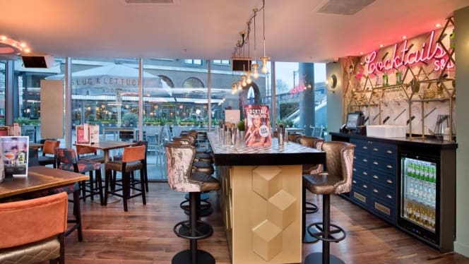 Slug and Lettuce Tower Bridge - London - 6