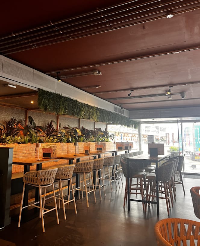 Drift Bar & Kitchen - 4