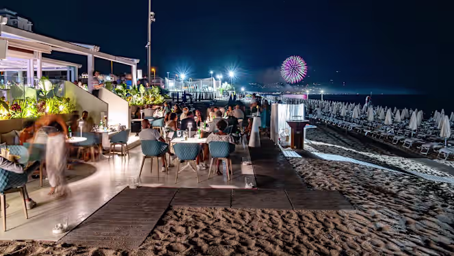 White Beach Club - 9