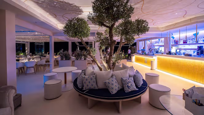 White Beach Club - 7