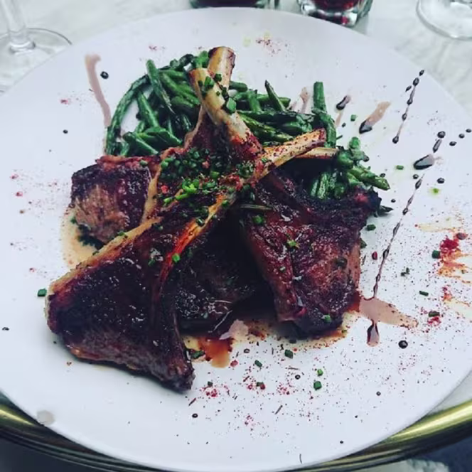 Chez Mademoiselle - 3