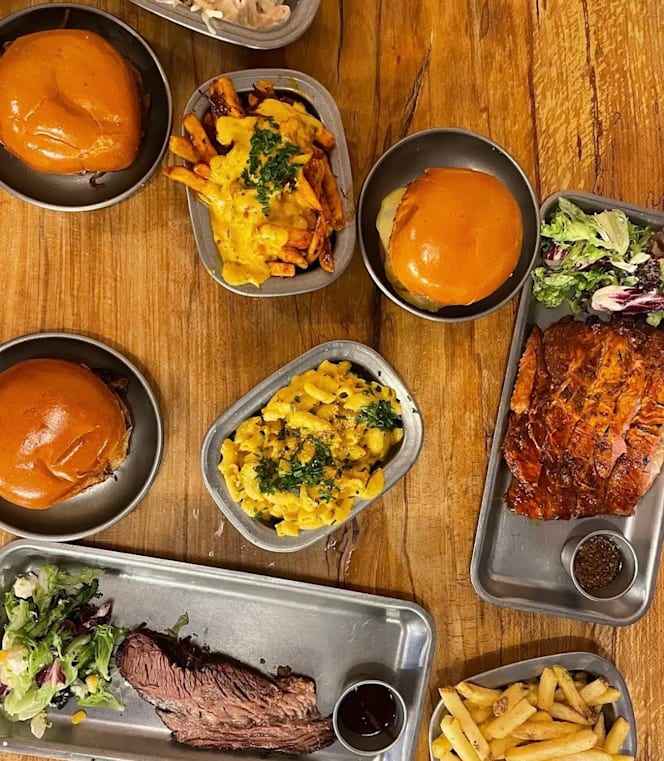 Salt's Smokehouse - 3