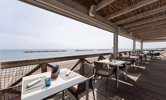 Seaside Restaurant & Lounge Bar - 9