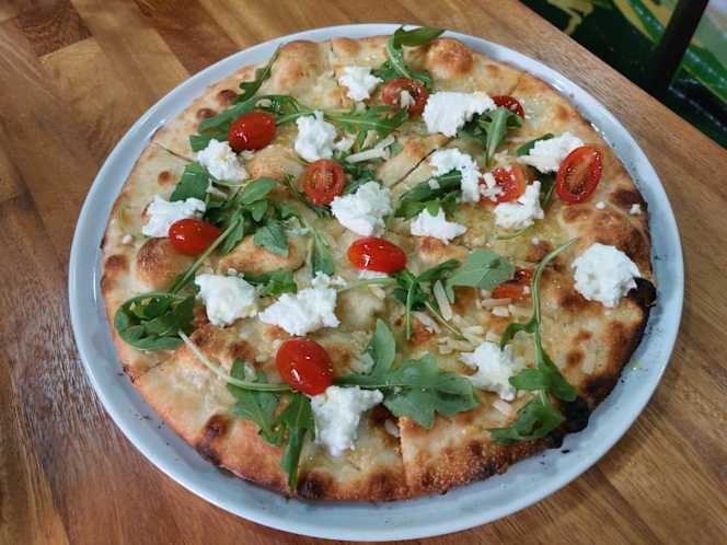 FANZY Pizza & Burger - 8