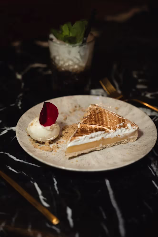 The Secret Garden Restaurant & Lounge Club - 5