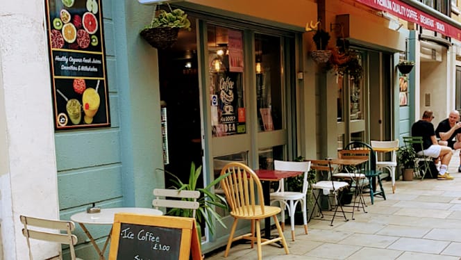 Vintage Café Shoreditch - 9