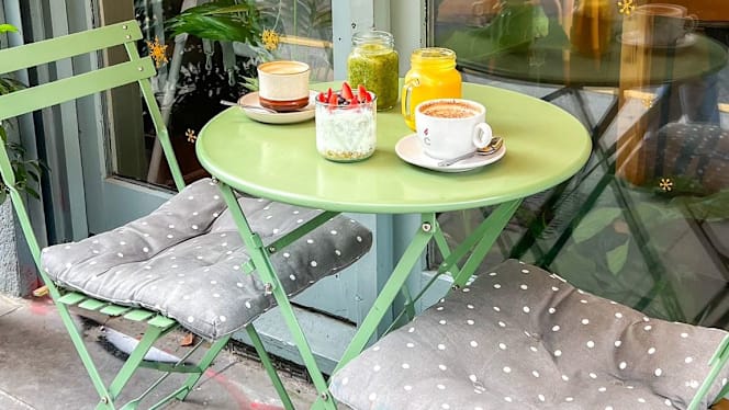 Vintage Café Shoreditch - 8