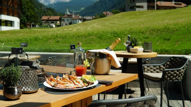 Zicoria Brasserie - 1