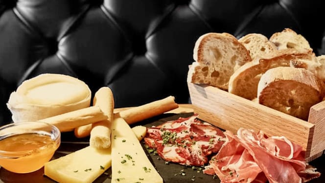 Pub Português - Lisboa - 1