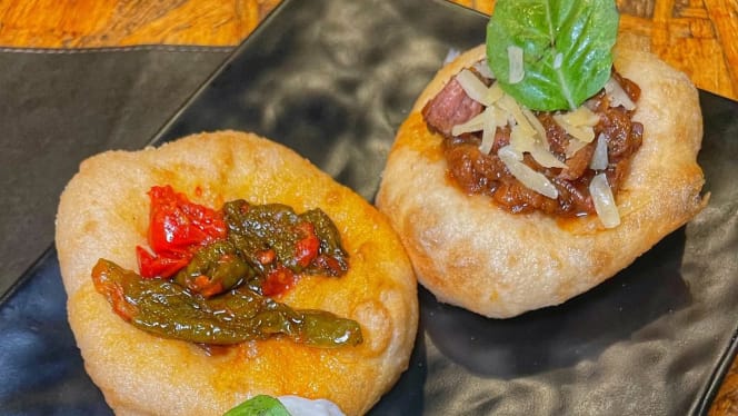 Casa Cozzolino Pizzeria e Trattoria - 6