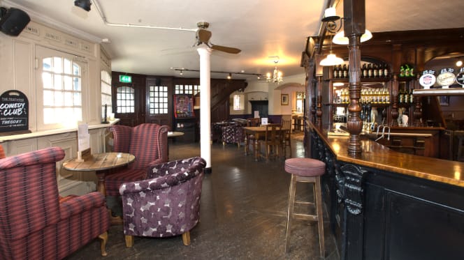 The Feathers Hotel Redhill - Merstham - 7