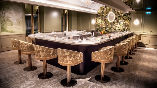 Ladurée Paris Champs-Elysées - 9