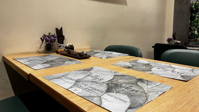 Molly’s Garden Cafè - 4