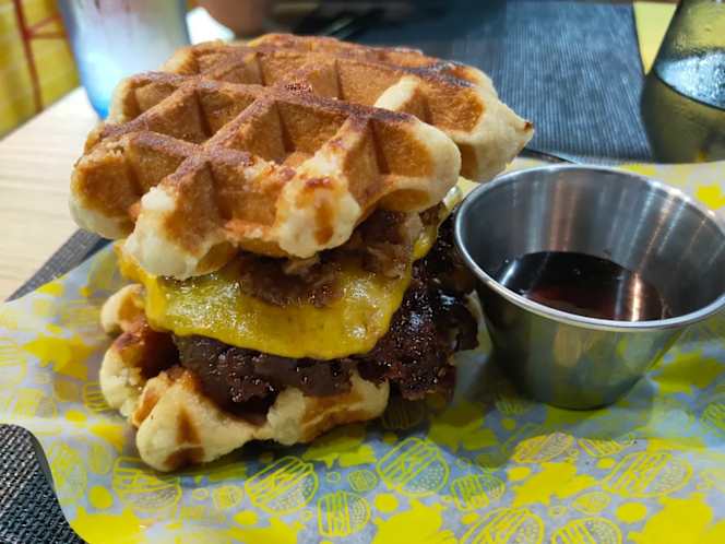 Cesar's Burgers - 1
