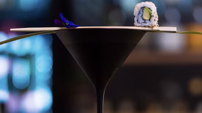 Koi Sushi Lounge Bar - 4