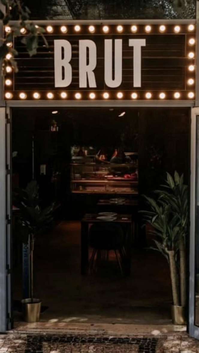 Brut Sushi Bar - 4