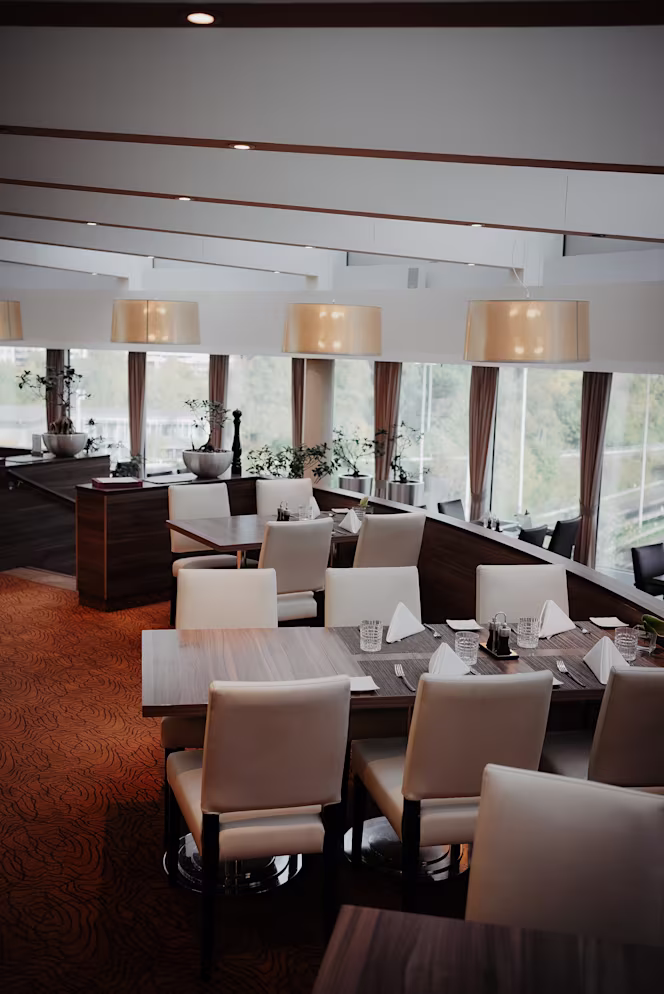Otto Dine with a view at Sheraton Dusseldorf - Dusseldorf - 5