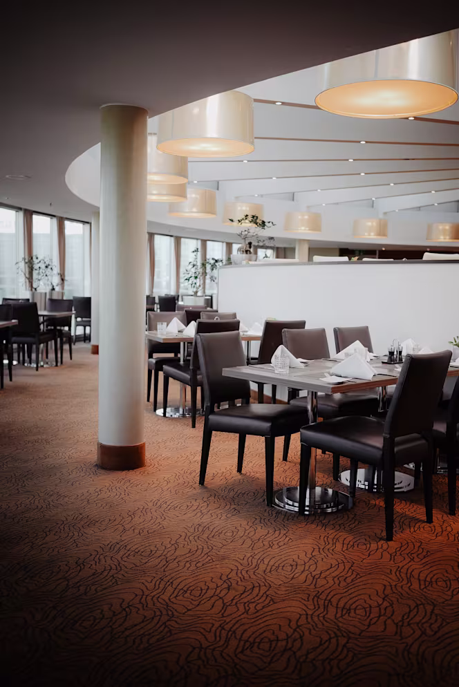 Otto Dine with a view at Sheraton Dusseldorf - Dusseldorf - 4