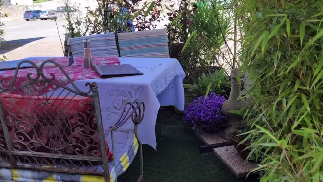 Maison Toussaint Petit Restaurant - 5