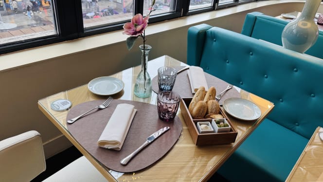 Food & Bar Capitol - 6