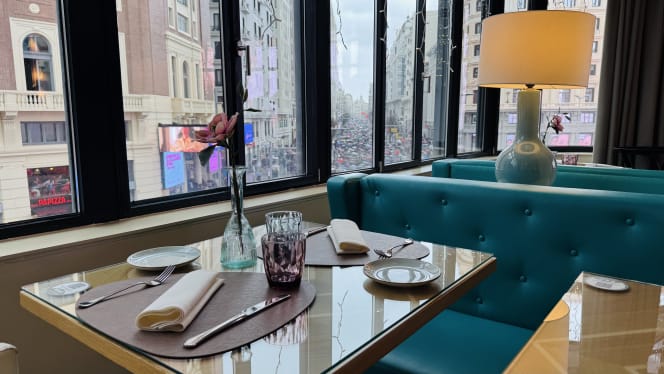 Food & Bar Capitol - 9