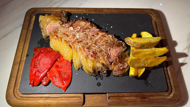 Food & Bar Capitol - 2