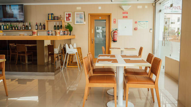 Encantus Pizzeria - 9