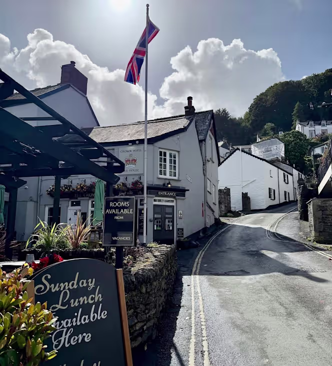The Crown Lynton - 2