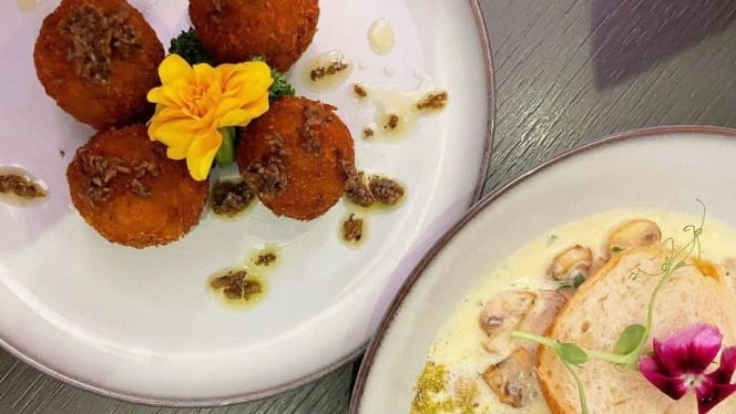 Julius Caesar Italian Restaurant - 2