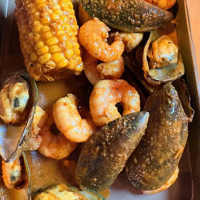 Angry Crab Shack - Soho - 4