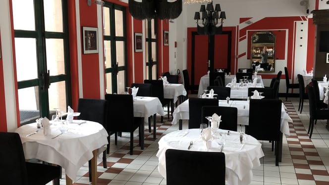 La Cour du théâtre - 5