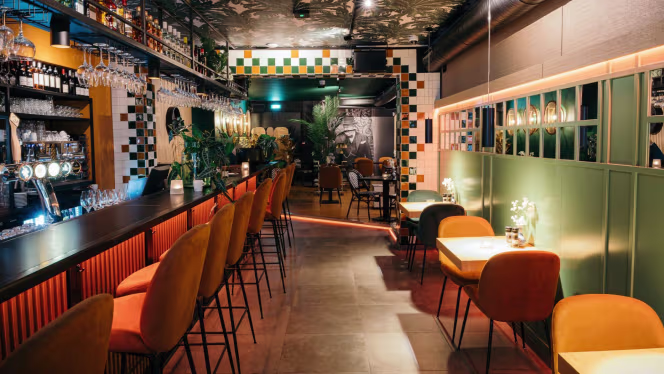 Winston Bistro Bar - 0