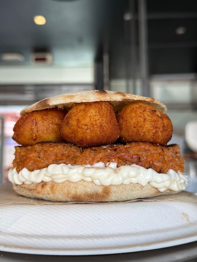 Mi 'Ndujo - Metropolis - Roges - 1