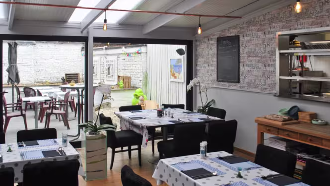 Bistro Retro Grill - 5