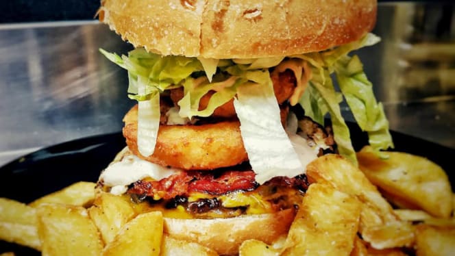 The River Birreria & Hamburgueria - 1