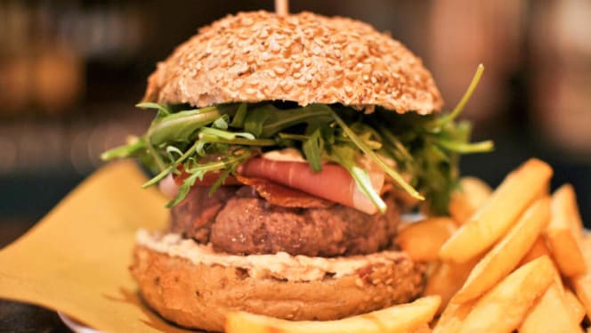 The River Birreria & Hamburgueria - 3