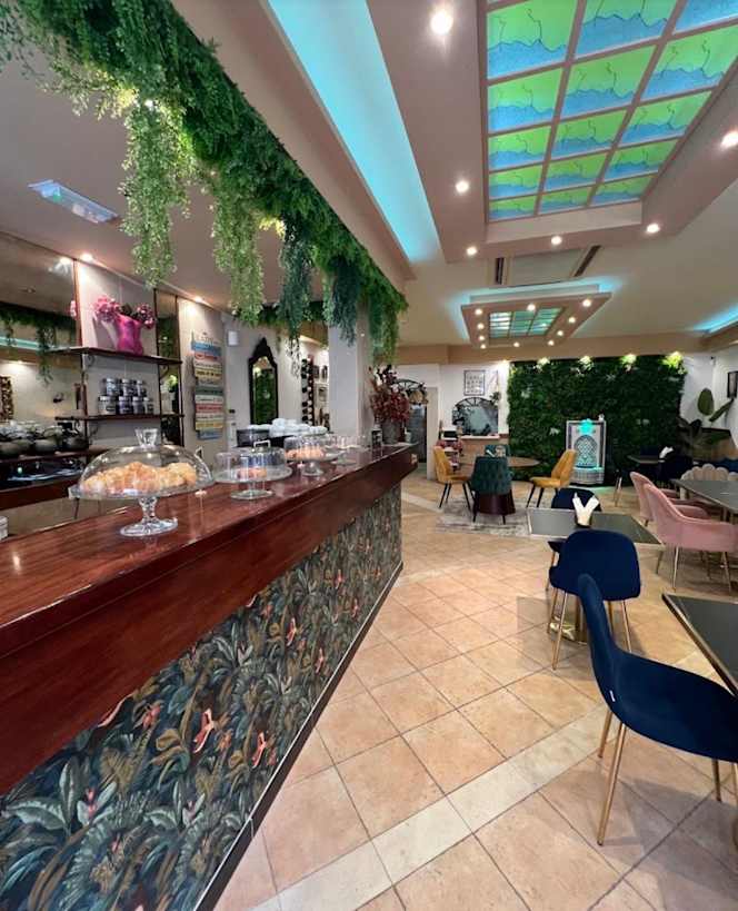 Lola's Kitchen - 2