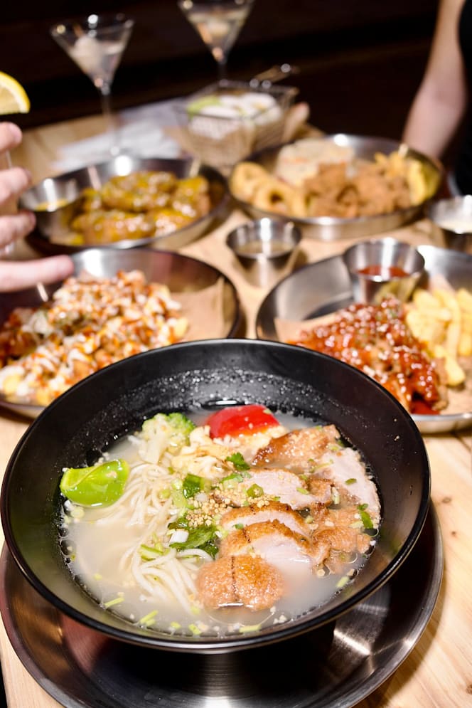 Cluk - Saucy Fried Chicken And Cocktail Bar - 8