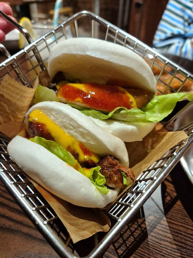 Cluk - Saucy Fried Chicken And Cocktail Bar - 5