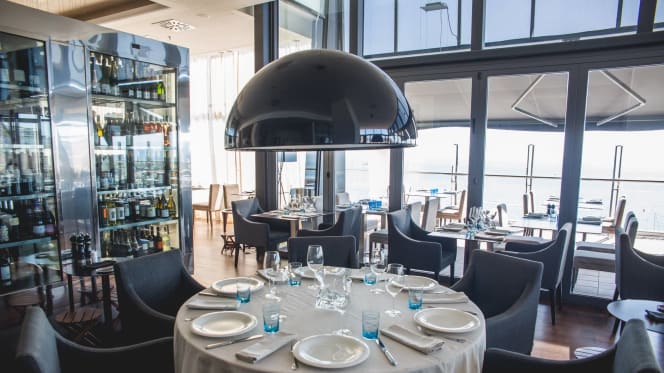 222sw Bar & Grill - 1