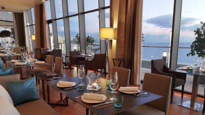 222sw Bar & Grill - 3