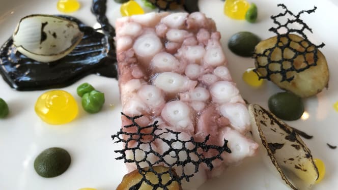 Caprice at Crowne Plaza Reading - 3