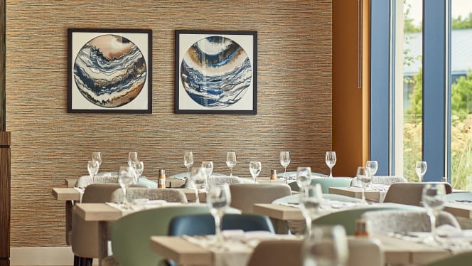 Caprice at Crowne Plaza Reading - 7