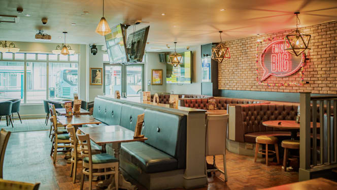 Yates Cardiff - Cardiff - 7